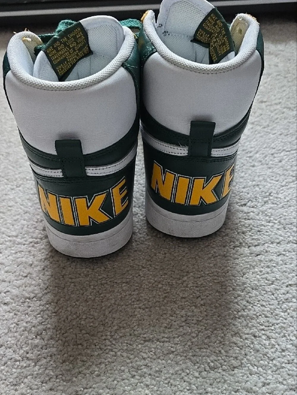 Nike Seattle 79 -Top Sneakers in Green & Yellow, Mens Size 9.5